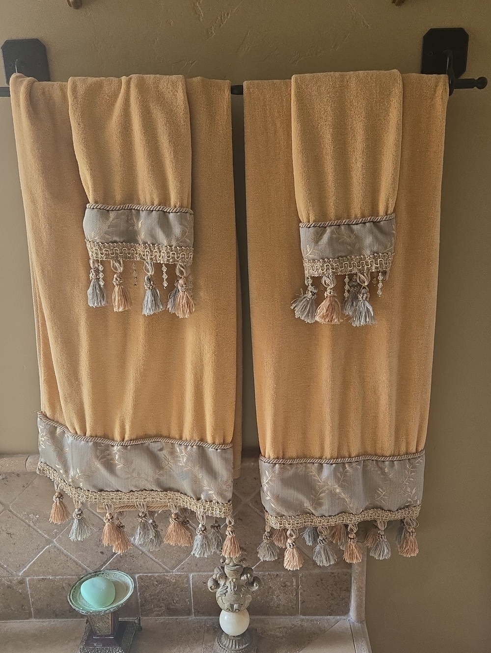 Ser Of 4  Bath Towel